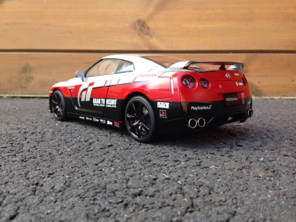Nissan Skyline R35 1/18 Kyosho R35 decoration Gran Turismo modelauto